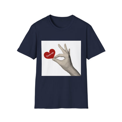 T-Shirt – Retro Hand Holding Heart 'I Love You' Graphic