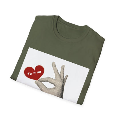 T-Shirt – Retro Hand Holding Heart 'I Love You' Graphic